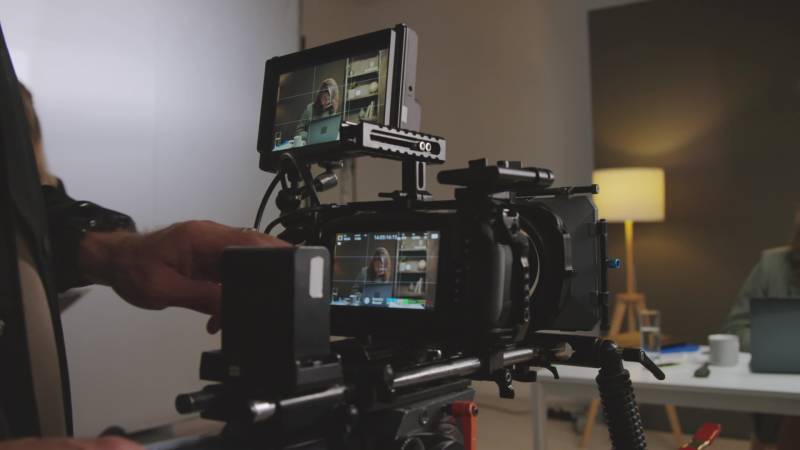 Production et réalisation de vidéos d'entreprise pour votre communication, publicité, promotion, évènements et les particuliers sur Chalon sur Saône, Bourg-en-Bresse, Lyon et en Auvergne Rhône Alpes